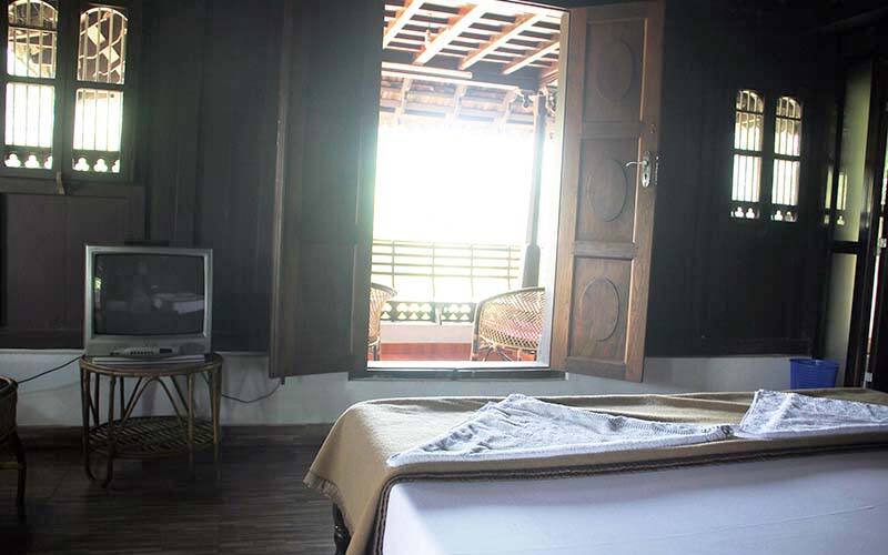 Skylark Houseboats, Kumarakom 4